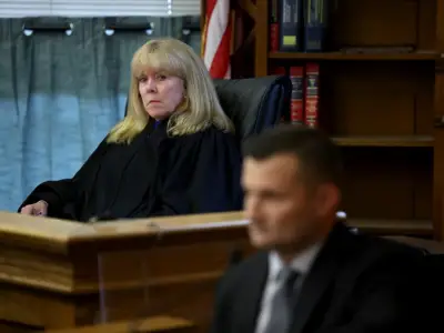 Livestream: Sgt. Bukhenik back on the stand in Karen Read murder trial