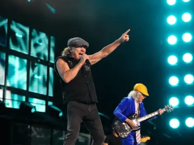 Review & setlist: AC/DC have blood on their hands after killing it at Gillette