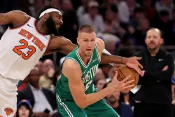 Kristaps Porzingis comes off bench in Game 3 after ominous health report