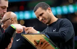 ‘Duality at its finest’: Joe Mazzulla defends Celtics threes in exchange with reporter
